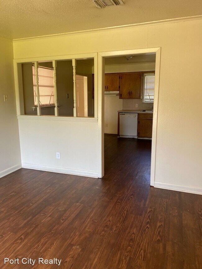 Building Photo - 3 br, 1 bath House - 414 Janet Lane