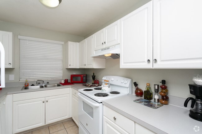 Kitchen - Concord Crossing