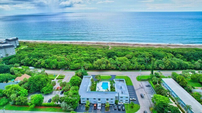 Foto del edificio - 6600 N Ocean Blvd
