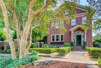 Building Photo - 1105 Larchmont Crescent