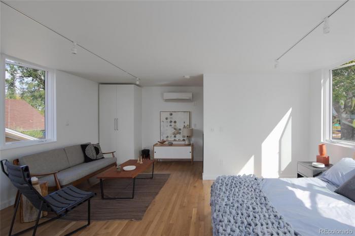 Building Photo - 1 bedroom in Denver CO 80205