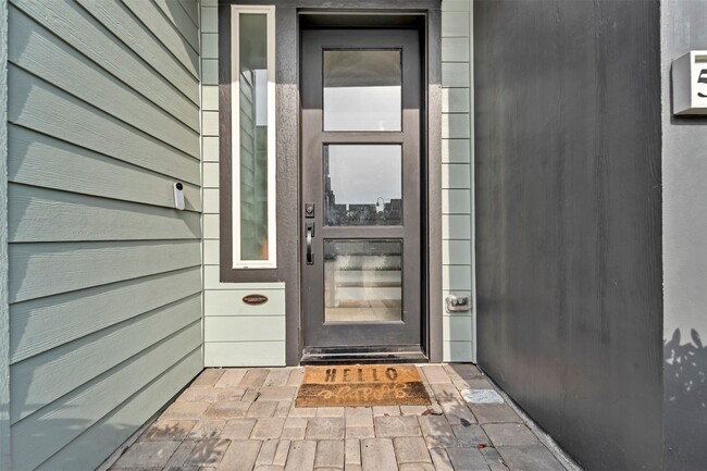 Building Photo - 5209 Carters Bank Ave