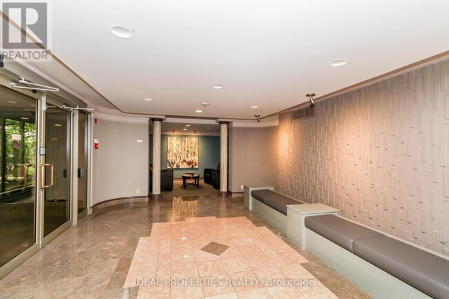 Building Photo - 809-100 GRANT CARMAN Dr