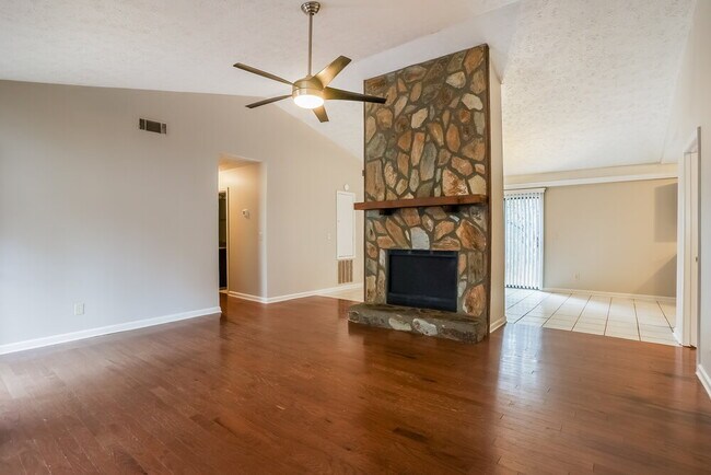 Building Photo - 3519 Shelly Dr NW