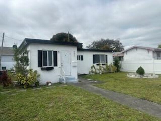Building Photo - LEASE ONLY - 401 North West 16 Ave