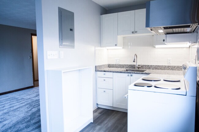 Kitchen - 2473 Lake Ave