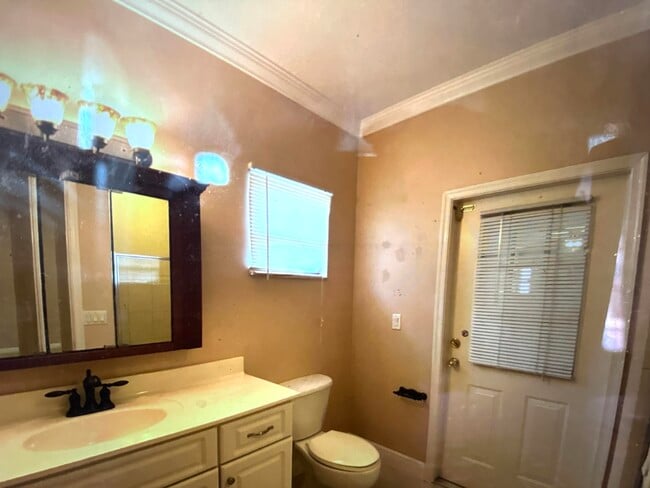 Building Photo - 8698 Banyan Blvd