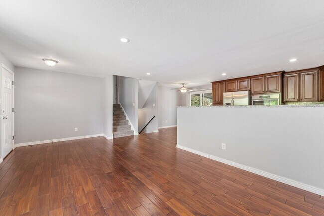 Foto del edificio - 7416 Upham St