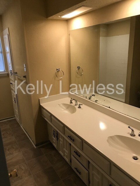 Foto del edificio - 1036 Cottonwood Dr
