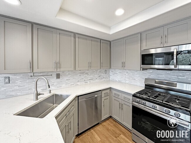 Foto del edificio - Mission Viejo Gem! Private Yard, Vaulted Ceilings & Resort-Style Pool + Spa