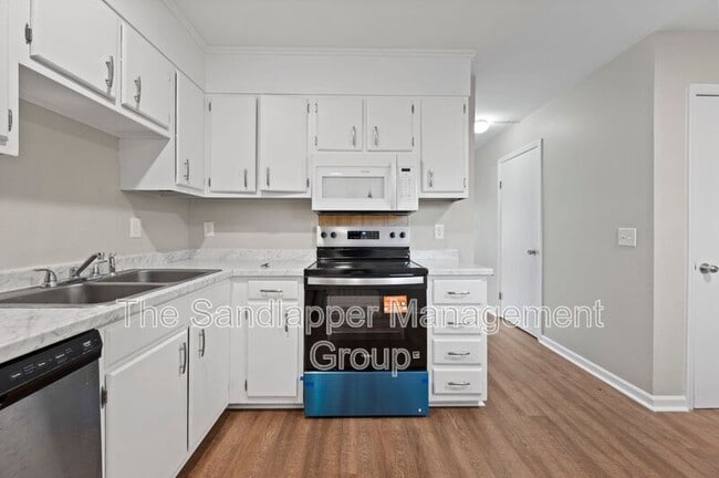 Building Photo - 28 Crosscreek Dr