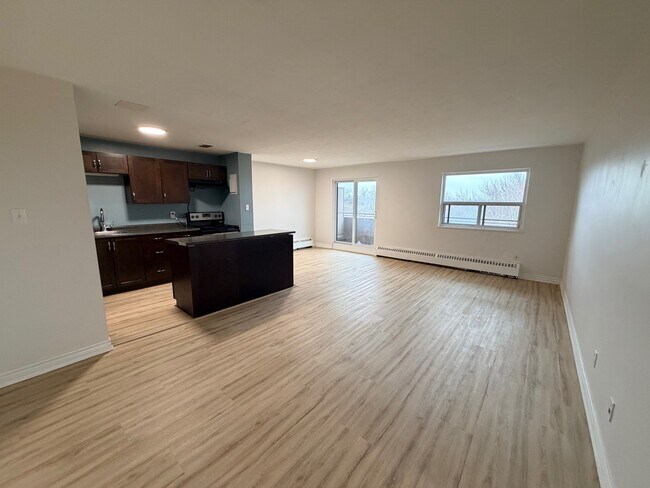 Building Photo - 20 Bradmon Dr