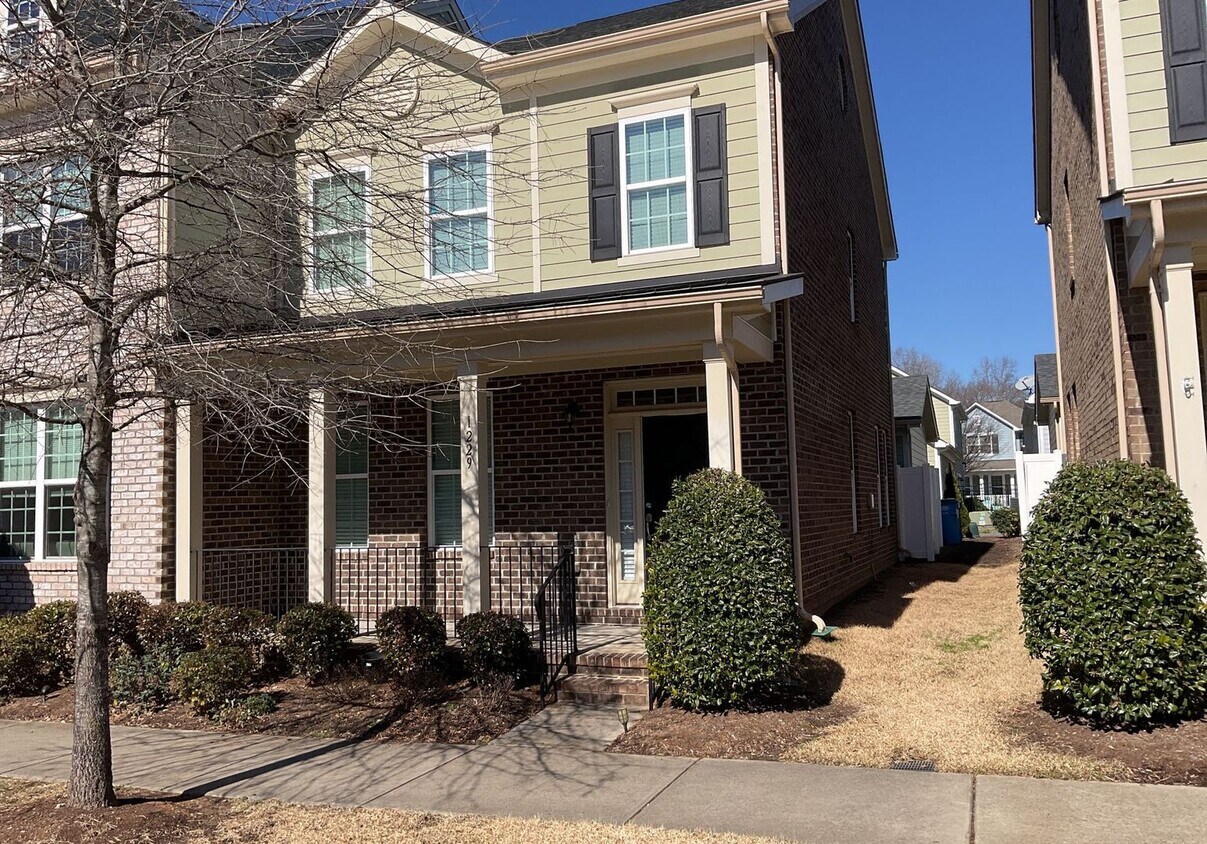 Primary Photo - Three Bedroom Townhome Available Now!!