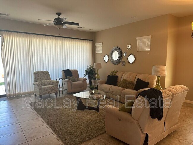 Foto del edificio - 9042 E Ivyglen Cir