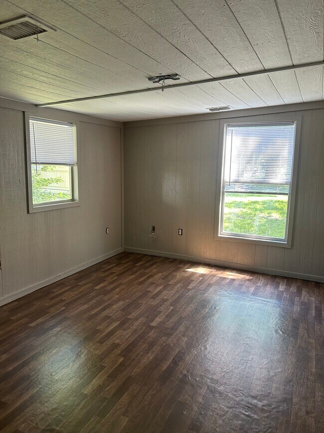 Unidad 1 - 607 Honeyfarm Ln