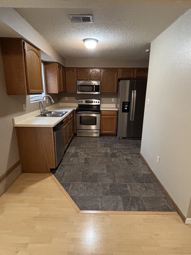 Kitchen - 7434 N Hunter Ct