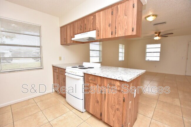 Building Photo - 2907 S Lincoln Ave