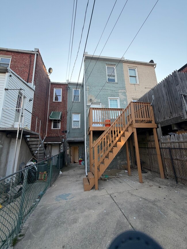 Building Photo - 511 Rappolla St