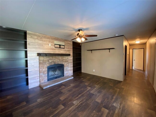 Building Photo - 16792 FM 1485