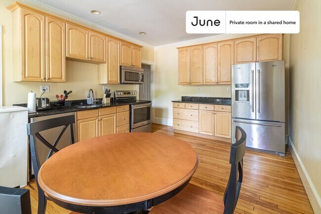 Foto del edificio - Room in Shared 5 bed/2 bath home