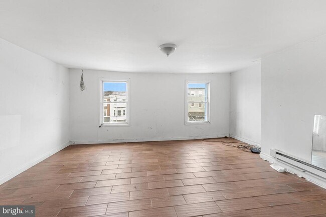 Building Photo - 250 E Girard Ave