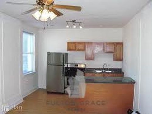 Building Photo - 5860 N Kenmore Ave