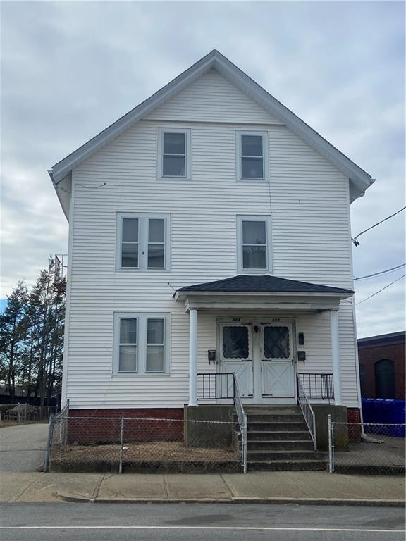 889 Main St, Pawtucket, RI 02860 Room for Rent in Pawtucket, RI
