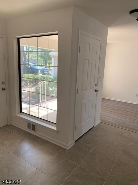 Building Photo - 252 Laurel Ct