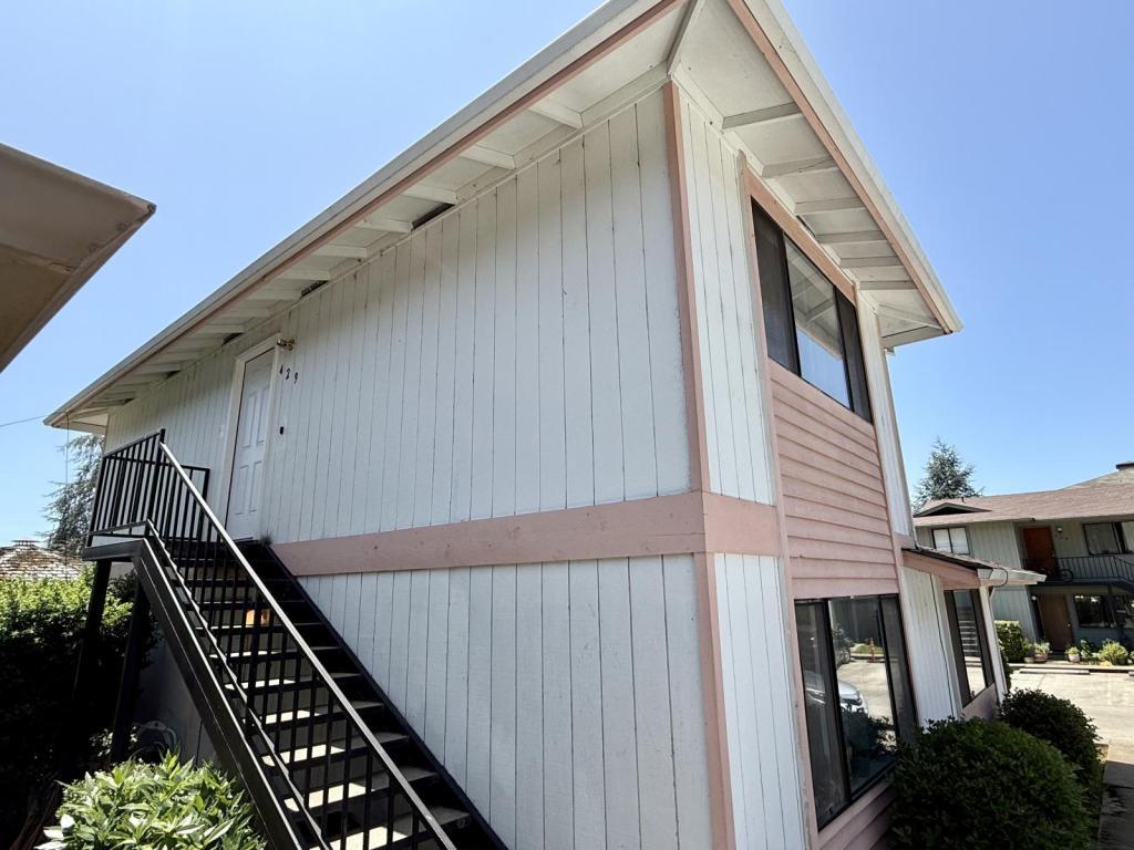 Foto principal - 429 NE Silverwood Pl
