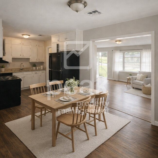 Foto del edificio - $1,150! 3Bed/ 1.5 Bath House! Apply by 4/9 to get half off your first month.