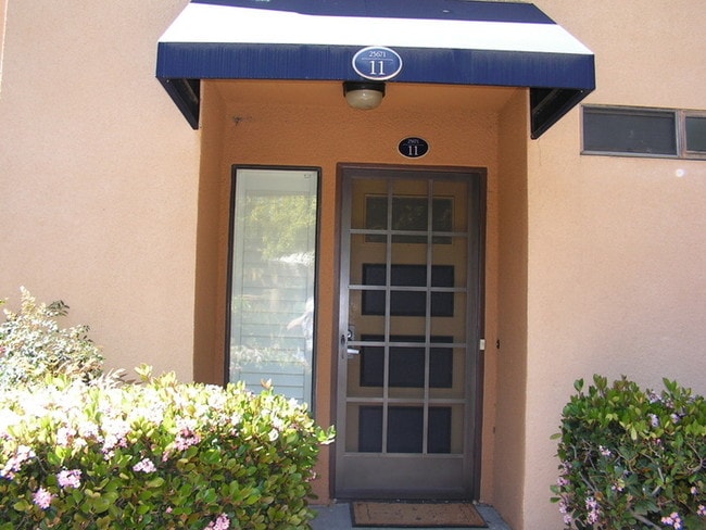 Building Photo - 2 Bed 2 Bath Condo - 25671 Le Parc #11
