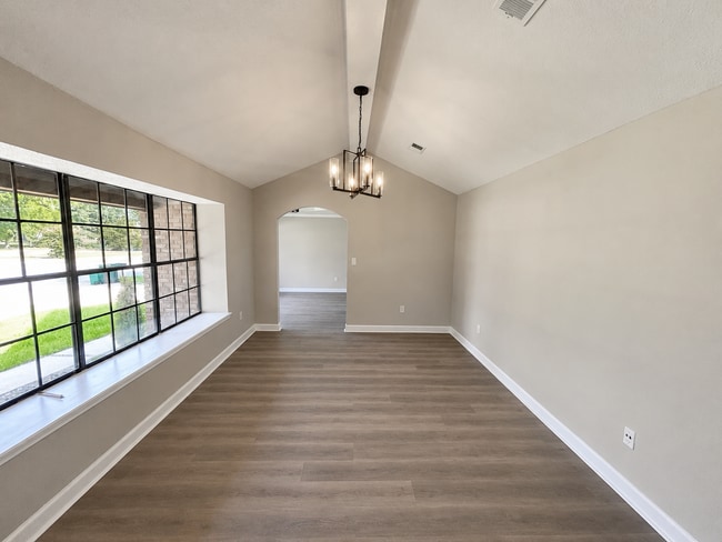 Building Photo - 440 Linda Dr
