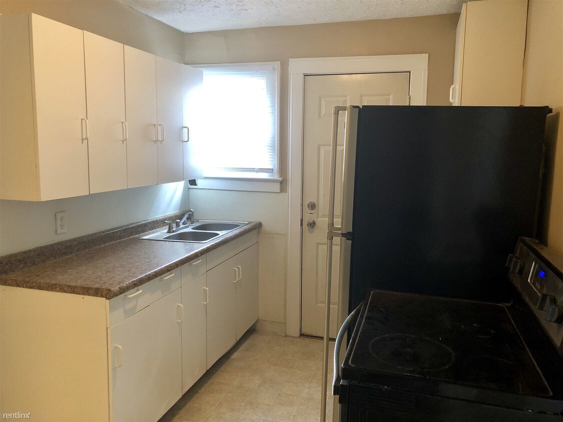 Building Photo - 1 br, 1 bath  - 3924 E 10th St