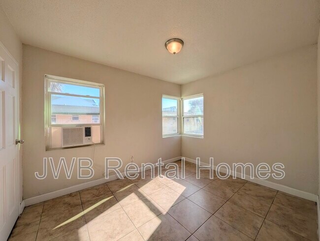 Foto del edificio - 222 16th Ave N