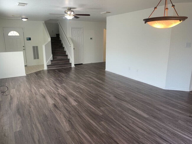 Foto del edificio - **APPLICATION RECEIVED** MOVE IN SPECIAL! ...