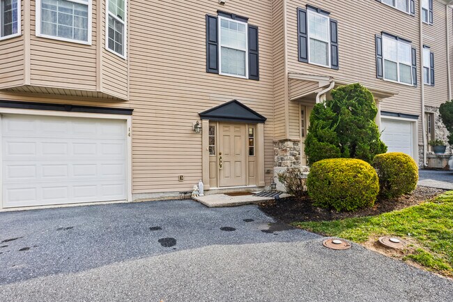 Foto del edificio - 14 Indiana Cir