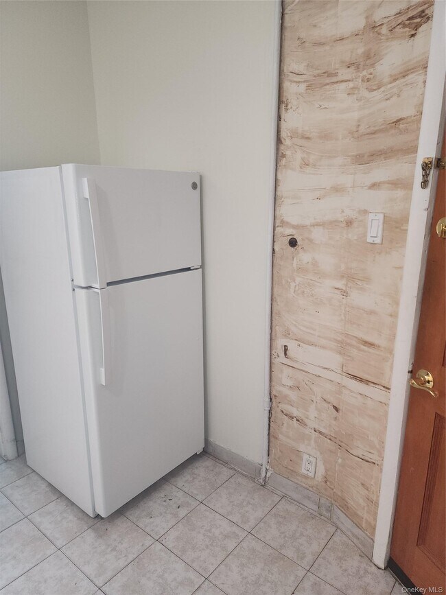 Foto del edificio - 60-42-60-67 67th Ave