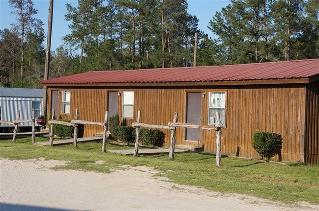 Building Photo - 643 FM247