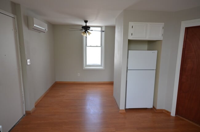 Building Photo - 2815 W 25th Pl