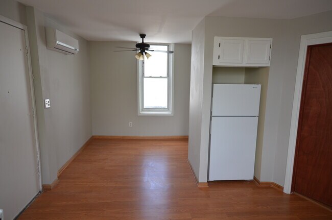 Foto del edificio - 2815 W 25th Pl