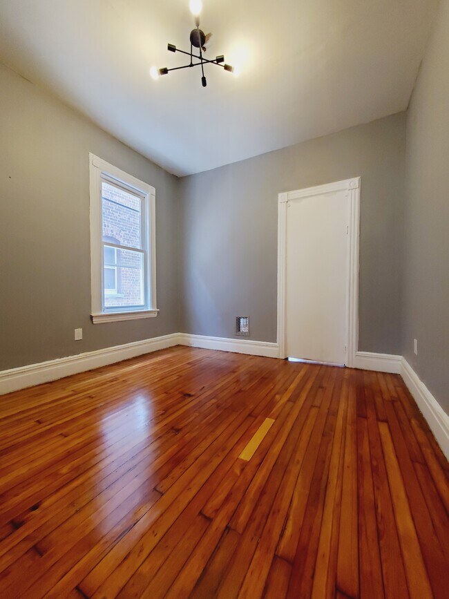 Unit 1 - 32 Stegman St