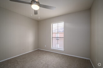 1BR, 1BA - 540SF - Westlake at Summer Cove