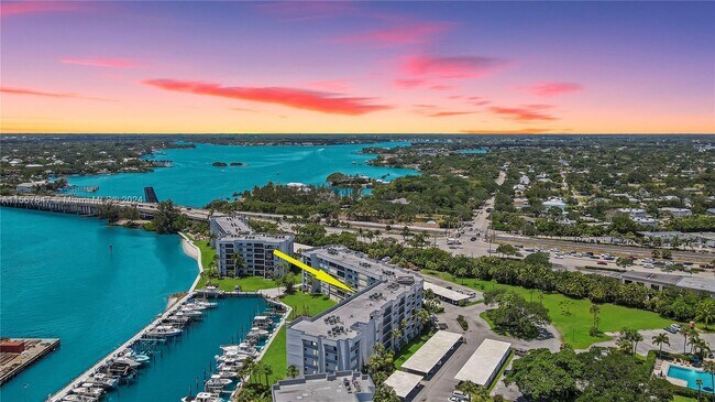 Building Photo - 1648 Jupiter Cove Dr