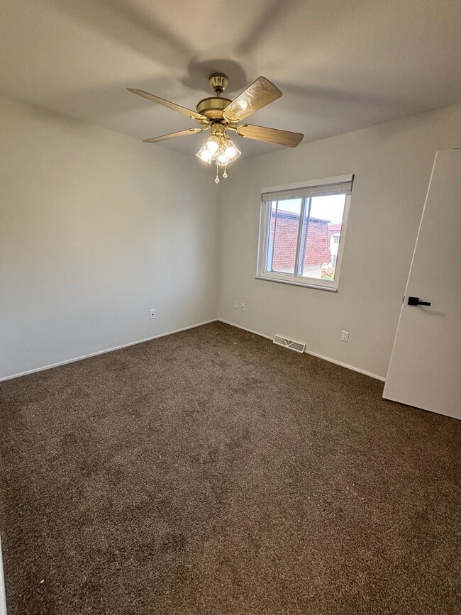 Building Photo - 2730 Center St