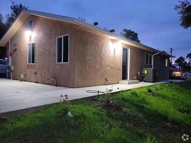 Building Photo - 9612 Petite Ln
