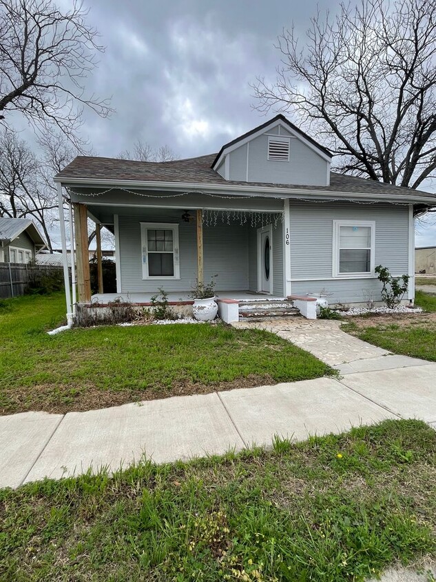 Foto principal - 3/2 Remodeled Home in Lampasas