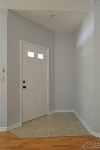 Foto del edificio - 8035 Sultana Cir