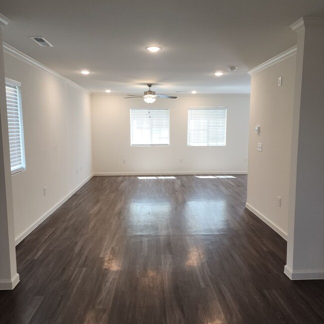 Foto del edificio - ALMOST NEW 4 Bedroom House FOR RENT