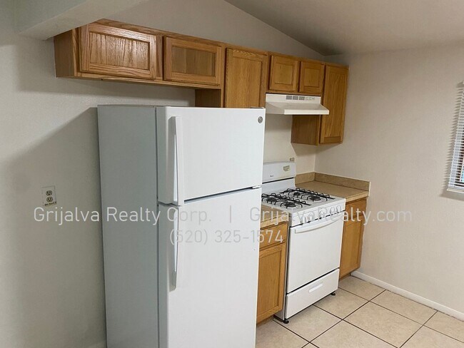 Foto del edificio - 2442 S Edmondson Ave