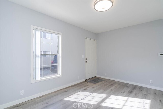 Foto del edificio - 301 E Alameda Ave